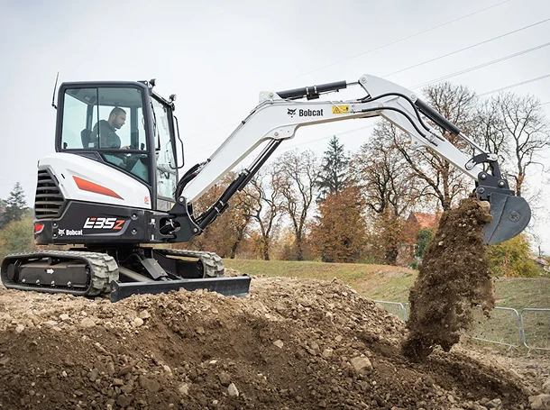 E35z Mini Excavator - Image 2