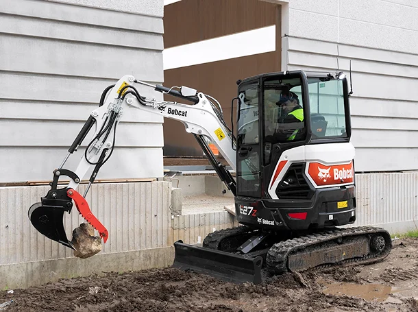E27z Mini Excavator - Image 2